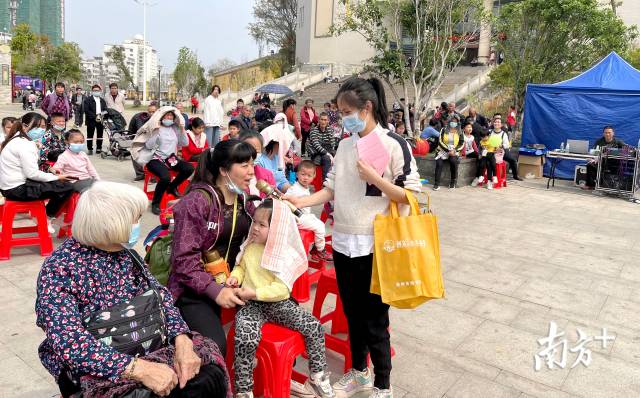 問答互動。段燦 攝