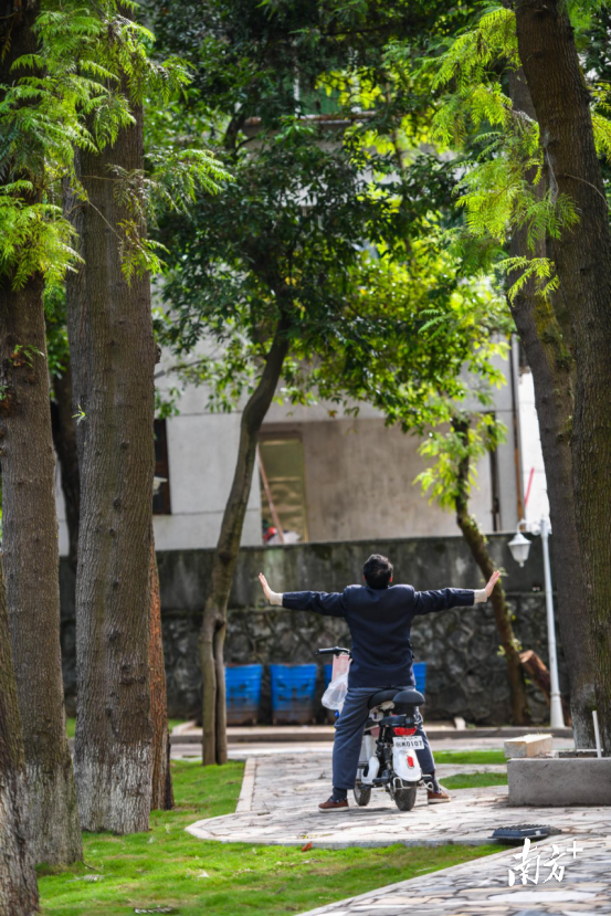 晨練的市民。曾亮超 攝
