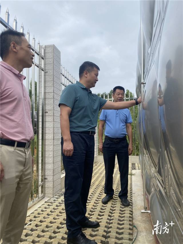 查看農(nóng)村集中供水提質(zhì)提標工程建設(shè)情況。